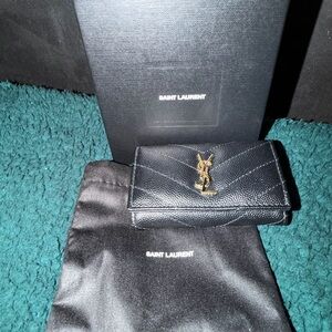 SAINT LAURENT CASSANDRE SLIM KEY CASE IN GRAIN DE POUDRE LEATHER
